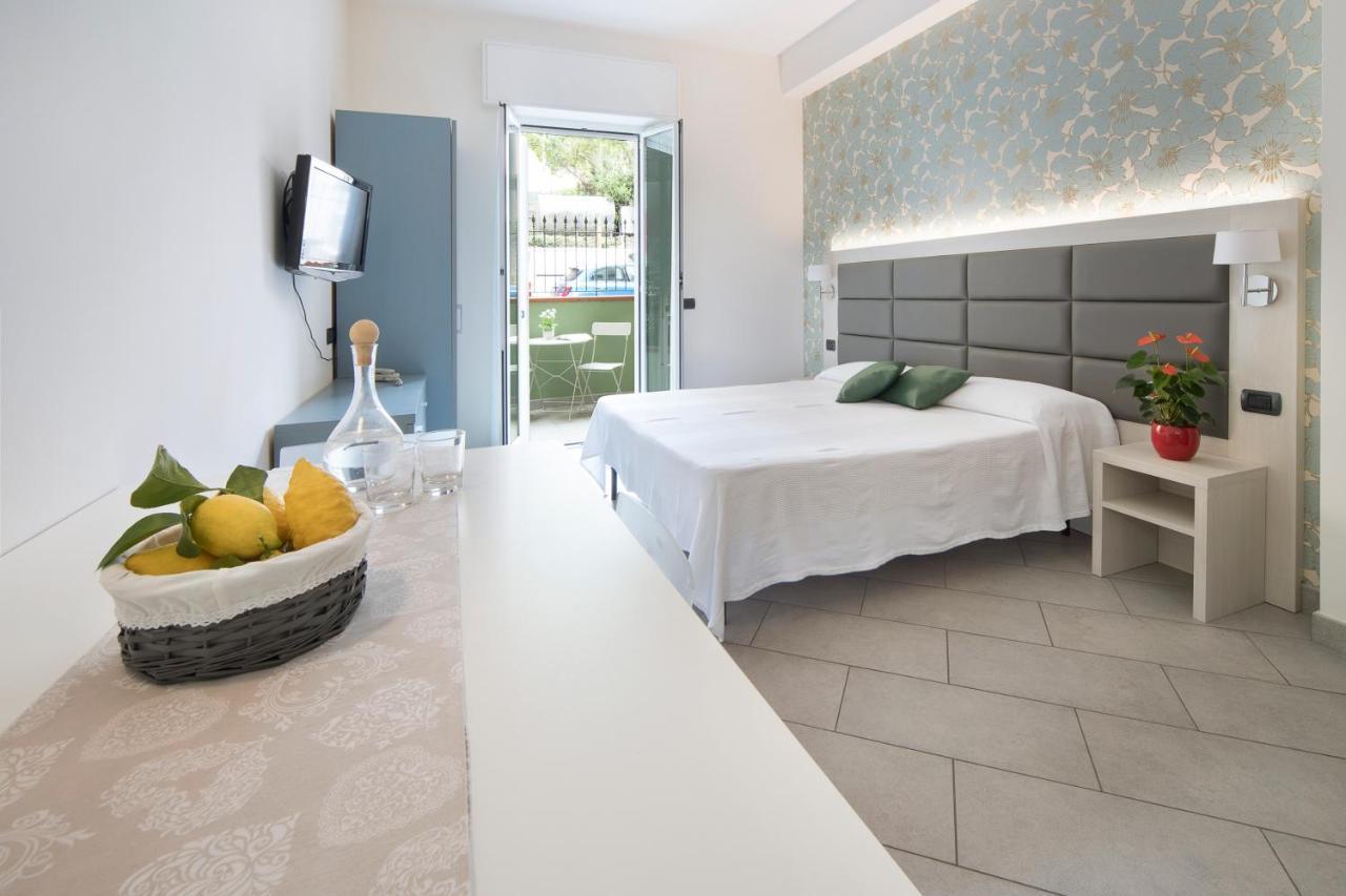 Hotel Residence Laigueglia Free Parking Extérieur photo